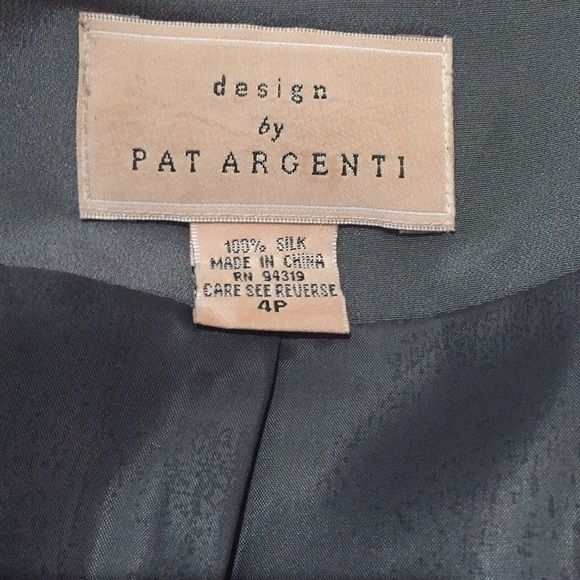 Design by PAT ARGENTI 💯 % silk jacket - Picture 6 of 6